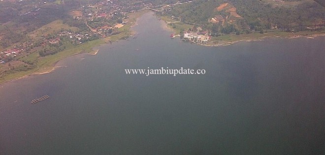 Potensi wisata Danau Kerinci cukup eksotis dan menarik